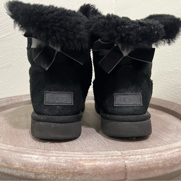 UGG Mini Bailey Bow II Ribbon Boots in size 9 - Black - Picture 4 of 11
